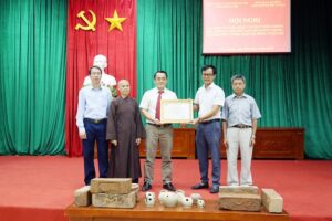 Phường Phú Lương bàn giao hiện vật cho Bảo tàng Hà Nội