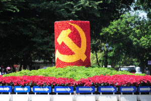 Tập trung trang trí, tuyên truyền phục vụ Đại hội đại biểu lần thứ XVII Đảng bộ thành phố Hà Nội