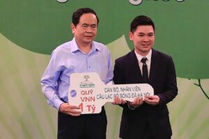 CLB Hà Nội ủng hộ 1 tỉ đồng cho Quỹ Vì người nghèo