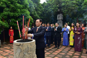 Lãnh đạo thành phố Hà Nội dâng hương tưởng niệm Đức vua Lý Thái Tổ