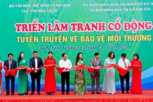 Khai mạc triển lãm tranh cổ động tuyên truyền về bảo vệ môi trường