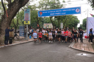 Huyện đoàn Đông Anh tổ chức Giải chạy Loa thành half marathon hướng về miền Trung