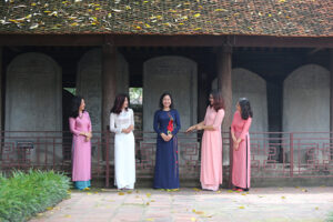 Lan toả vẻ đẹp nữ cán bộ ngành VHTT trong tà áo dài Việt Nam