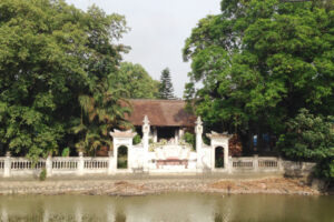 Tái sử dụng tối đa ngói, gạch xây tường cũ trong tu bổ, tôn tạo di tích đình Phú Lương, huyện Ứng Hòa