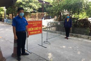 Tuổi trẻ huyện Thanh Trì với mô hình “Phòng tuyến áo xanh” chung tay phòng, chống COVID-19