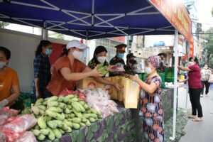 “Chợ 0 đồng” ở quận Ba Đình: Ấm áp tình người trong đại dịch