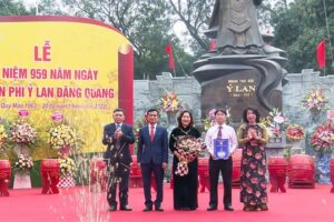 Công bố quyết định công nhận hai Bảo vật quốc gia ở đền – chùa Bà Tấm, huyện Gia Lâm