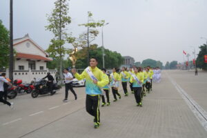 Lễ Khai mạc SEA Games 31: kiếm thủ Thành An đọc tuyên thệ kình ngư Huy Hoàng cầm cờ Đoàn thể thao Việt Nam