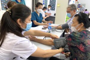 Quận Hai Bà Trưng tổ chức khám, chăm sóc sức khỏe cho 2.908 đối tượng chính sách
