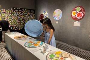 Người trẻ gửi gắm thông điệp về bữa cơm gia đình qua triển lãm “Về nhà ăn cơm”