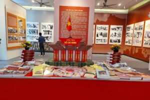 Triển lãm “Chủ tịch Hồ Chí Minh với Thủ đô Hà Nội”: Trưng bày, giới thiệu hơn 150 hình ảnh tư liệu quý