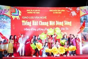 Thị xã Sơn Tây: Giao lưu văn nghệ chào mừng ngày thành lập Đảng