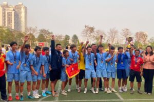 Bóng đá nam THCS Sơn Tây giành Vô địch
