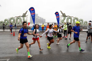 5000 VĐV tham dự giải chạy bán marathon Tây Hồ