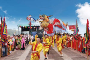 Bảo tồn và phát huy giá trị văn hoá truyền thống của lễ hội Chử Đồng Tử  – Tiên Dung