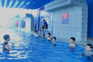 Huyện Ứng Hòa tổ chức 4 lớp học bơi miễn phí cho trẻ em