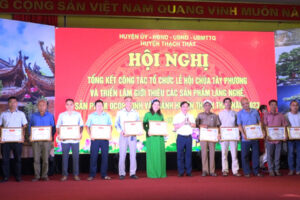 Huyện Thạch Thất tổng kết công tác tổ chức Lễ hội chùa Tây Phương và Triển lãm giới thiệu các sản phẩm làng nghề