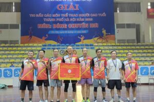 Huyện Thanh Trì giành Huy chương Vàng tại Giải Bóng chuyền hơi Người cao tuổi Thành phố