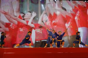 Biểu diễn võ thuật chào mừng kỷ niệm Ngày thành lập Quân đội Nhân dân Việt Nam và Ngày hội Quốc phòng toàn dân