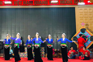 Ba Vì công bố Quyết định thành lập Câu lạc bộ nghệ thuật văn hoá truyền thống dân tộc huyện Ba Vì