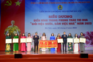 Biểu dương các điển hình trong phong trào “Giỏi việc nước, đảm việc nhà”