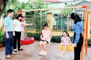 Huyện Thanh Trì: Khánh thành sân chơi cho thiếu nhi tại xã Vạn Phúc   