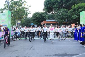 7000 người tham gia Ngày hội đạp xe hành trình xanh “Sắc sen Tây Hồ”