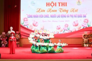 Quốc Oai: Hội thi trình diễn áo dài và Liên hoan tiếng hát nữ công nhân viên chức lao động – tự tin hội nhập và phát triển