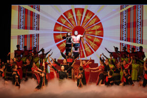 Ca kịch “Khát vọng Dam Săn” thu hút khán giả Thủ đô