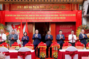 Hà Nội: Gắn biển công trình di tích lịch sử 48 Hàng Ngang – nơi Chủ tịch Hồ Chí Minh khởi thảo bản Tuyên ngôn Độc lập