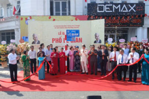 Hà Nội: Gắn biển tên phố Lê Giản và phố Bạch Thành Phong