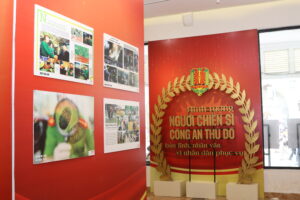 Triển lãm “Công an Thủ đô – Vì Nhân dân phục vụ”