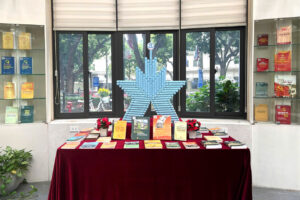 Hơn 300 tư liệu giới thiệu tại Trưng bày chuyên đề “Sáng mãi truyền thống Bộ đội cụ Hồ”