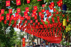 “Sắc đỏ Ba Đình” – 28.000 lá cờ Tổ quốc trên tuyến phố dài 800m
