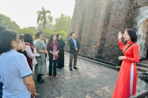 “Chạm” vào lịch sử Hà Nội qua tour trải nghiệm “Ký ức Cột Cờ”