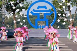 Phối hợp tổ chức “Ngày Văn hóa thế giới tại Hà Nội” lần thứ nhất