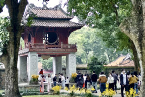 Văn Miếu – Quốc Tử Giám đón hơn 300 nghìn lượt khách tham quan trong 6 ngày đầu Xuân Bính Ngọ