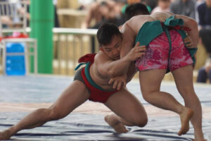 Hội tụ nhiều võ sĩ đẳng cấp tại Giải võ vật truyền thống xã Ô Diên