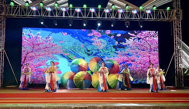 Nghệ thuật thắp sáng Thủ đô Hà Nội trong đêm giao thừa Tết Bính Ngọ