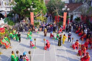 Độc đáo Hội cờ Chùa Vua (phường Hai Bà Trưng)