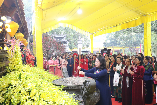 Long trọng tổ chức khai mạc Lễ hội đền Hai Bà Trưng