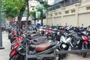 Xã Nội Bài trông giữ xe miễn phí cho du khách tham gia Lễ hội đền Thanh Nhàn