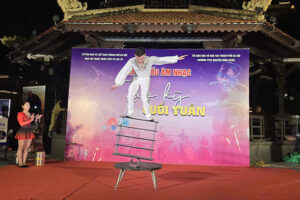 Nhà hát Nghệ thuật Xiếc và Tạp kỹ Hà Nội biểu diễn phục vụ Nhân dân tại Nhà Bát Giác 