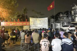 Chiếu phim lưu động phục vụ Nhân dân trên địa bàn xã Tam Hưng