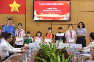 Nhiều hoạt động ý nghĩa của Đoàn Thanh niên Sở Văn hóa và Thể thao Hà Nội tại xã Suối Hai và Bất Bạt