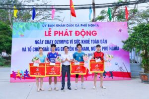 Hơn 100 vận động viên tranh tài sôi nổi tại Giải Bóng chuyền hơi nam, nữ xã Phú Nghĩa năm 2026