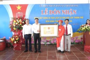 Thanh Oai đón nhận Bằng xếp hạng di tích lịch sử – văn hóa cấp Thành phố đối với Đền Hàng Tổng