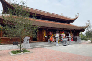 Lễ hội khép lại, trách nhiệm giữ gìn môi trường được nâng cao tại Đình Vân Cốc