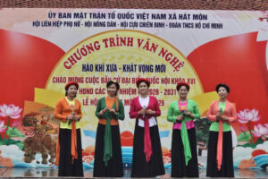 Phụ nữ Hát Môn lan tỏa tinh thần Ngày hội toàn dân