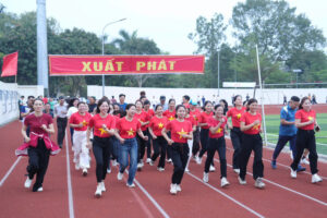 Hơn 1.000 người tham gia Ngày chạy Olympic vì sức khỏe toàn dân xã Đan Phượng